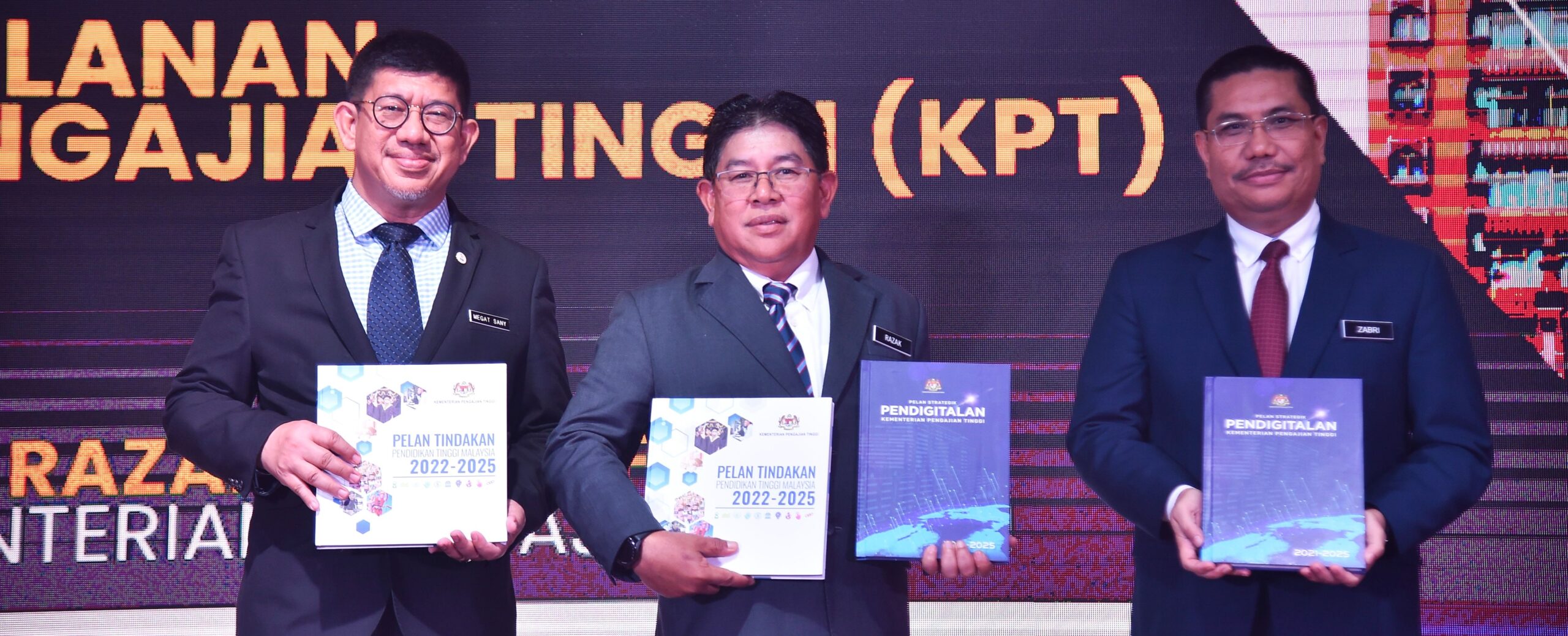 Menteri Pendidikan Umumkan Program Sekolah Digital untuk 2025